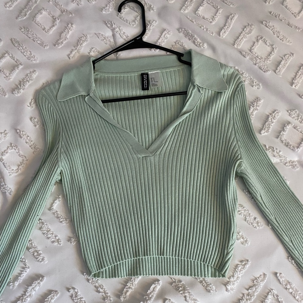 H&M Divided Mint Green Cropped Sweater 💚